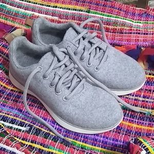 FREESTEP LACEUP SNEAKER